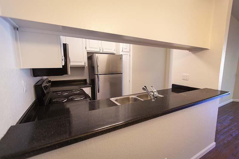 425 West Laurel Drive 1-2 Beds Apartment for Rent - Photo Gallery