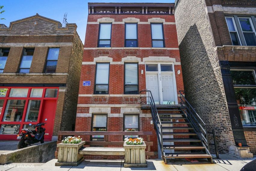 2126 N. Damen Ave. Studio-4 Beds Apartment for Rent - Photo Gallery 1