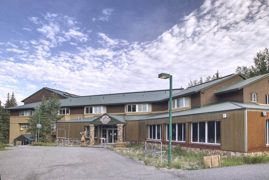 the building in which the hotel is located