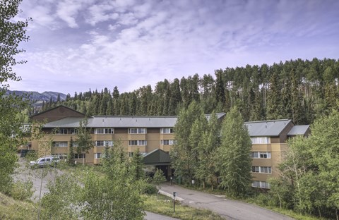 the building in which the hotel is located