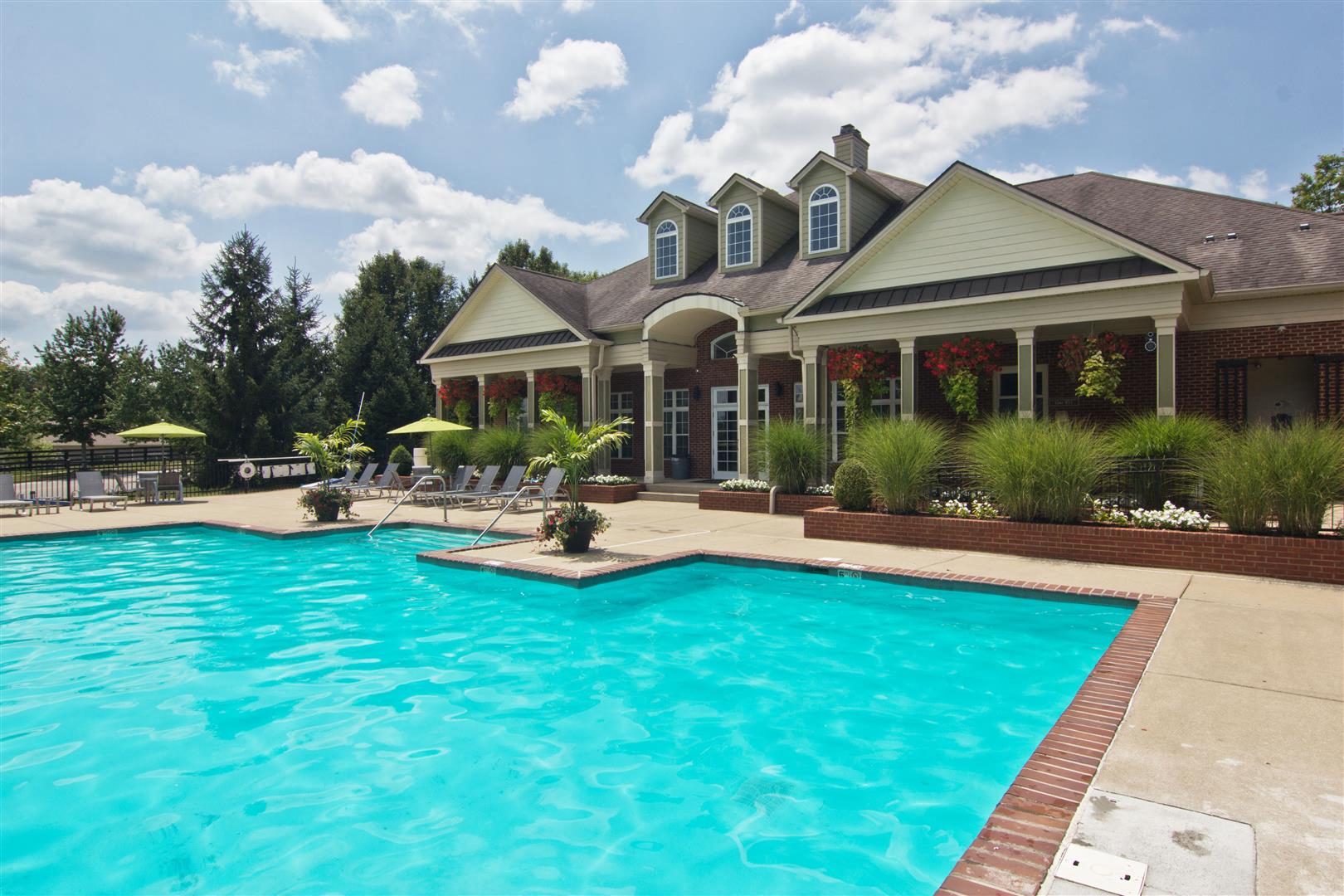 Lexington Ky Apartments The Resort At Lake Crossing