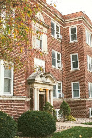 520-524 S. 31st St 1-2 Beds Apartment for Rent - Photo Gallery 3