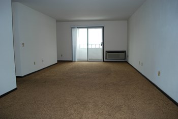 402 Madison Street 1-3 Beds Apartment for Rent - Photo Gallery 3