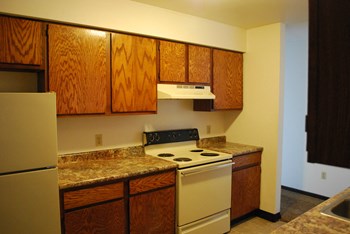 402 Madison Street 1-3 Beds Apartment for Rent - Photo Gallery 4