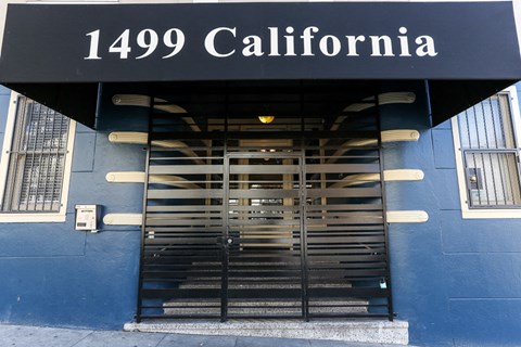 the front door of 458 is locked