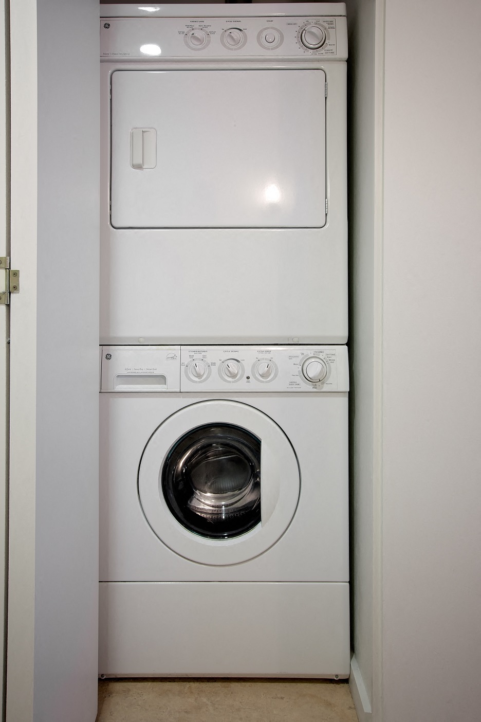 crane--10 crane--9 3  Portland, OR Crane Flats and Lofts laundry