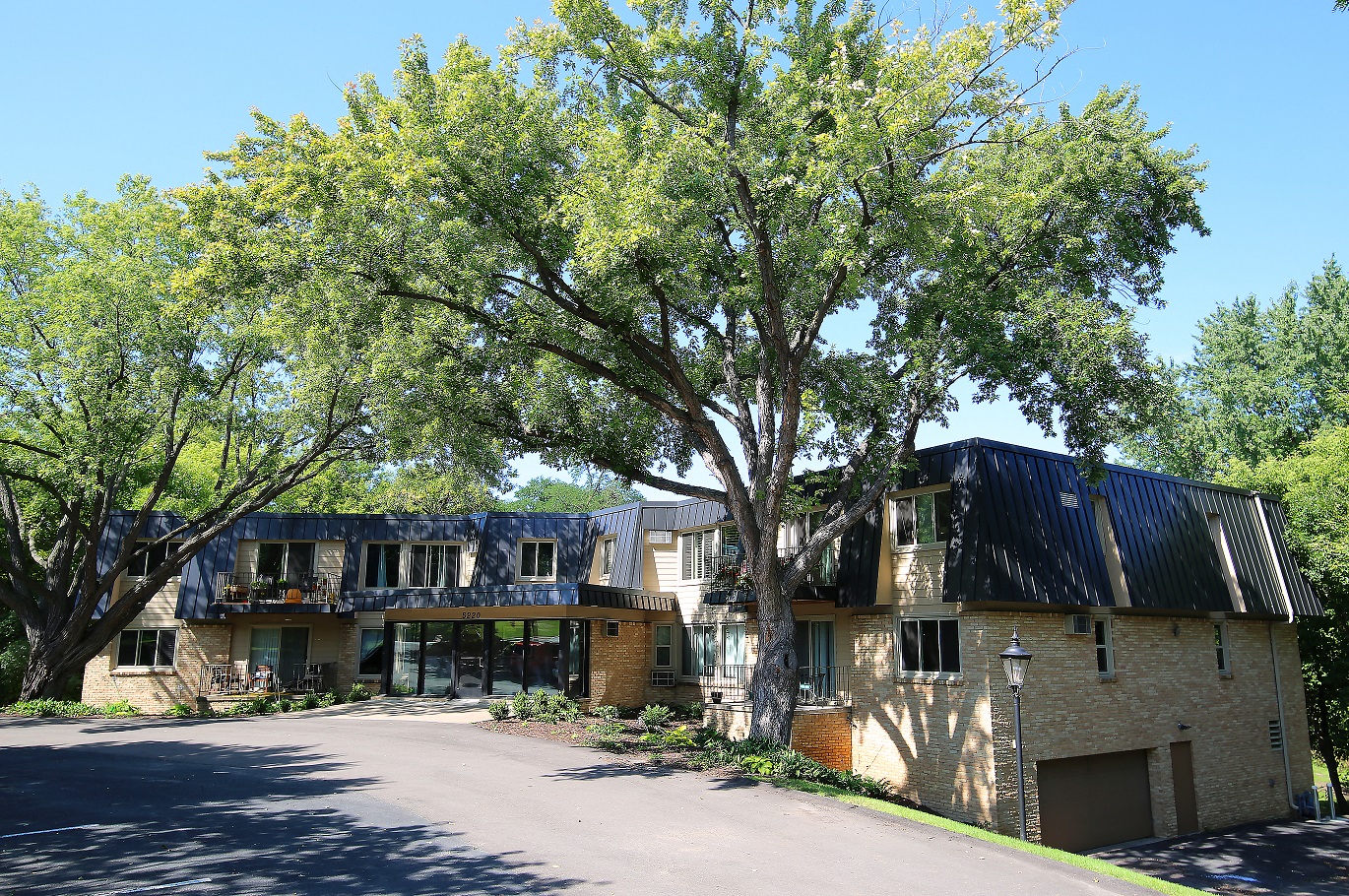 5220 Interlachen is a similar property to Edina Manor Apartments located in Edina