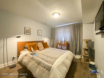 3945-59 N. Janssen Ave. Studio-3 Beds Apartment for Rent - Photo Gallery 6