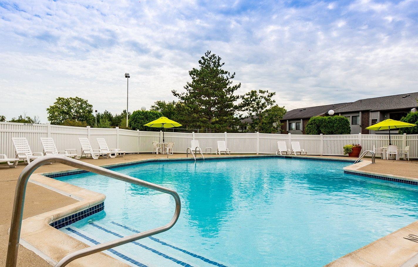 Apartments In Troy Mi Three Oaks Apartments