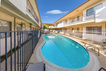 15205 Raymond Ave. 1-2 Beds Apartment for Rent - Photo Gallery 4