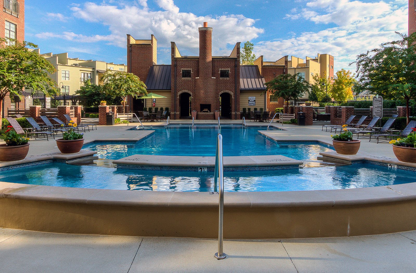 Dwell at McEwen Apartments in Franklin, TN