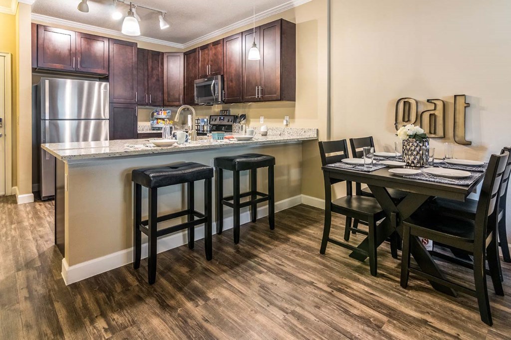 Elegant Dining Area at The Oasis at Lake Bennet, Florida