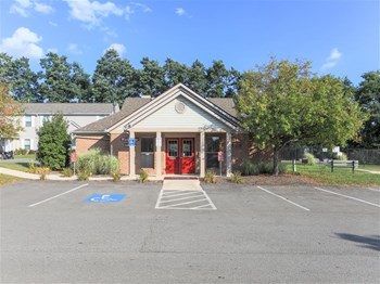 13 Meadow Brook Lane 1-3 Beds Apartment for Rent - Photo Gallery 4