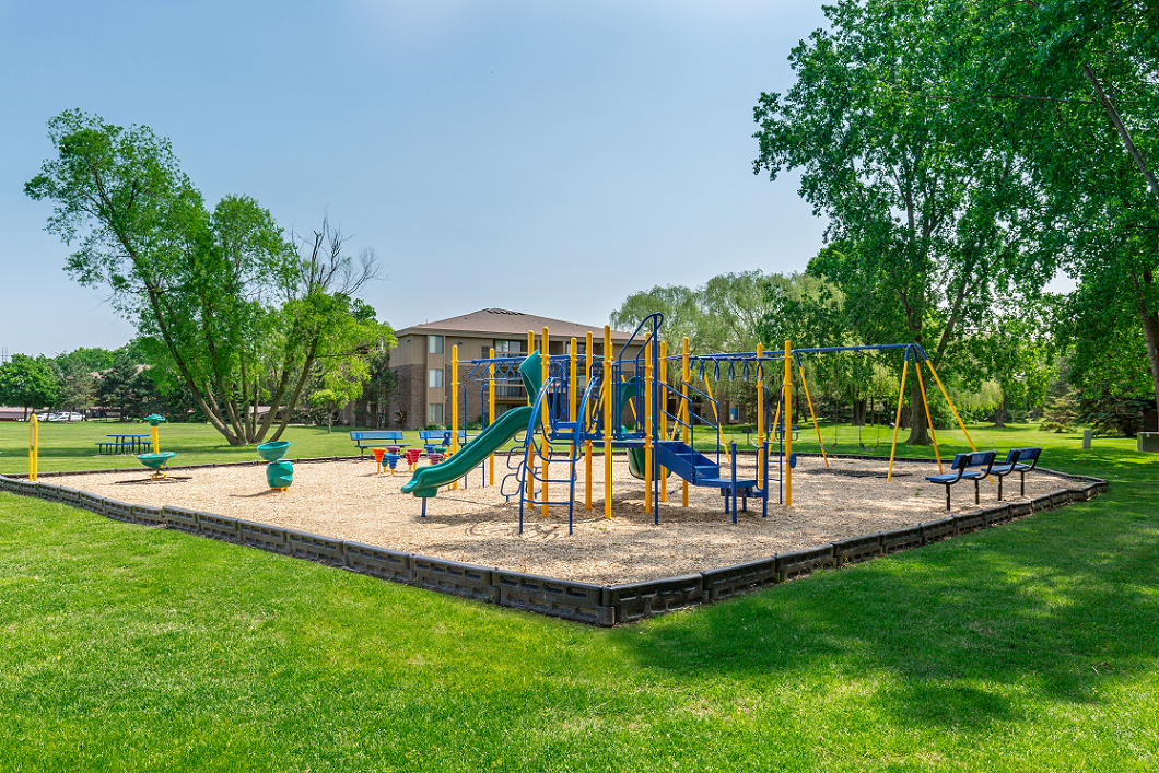 Apartments in Clinton Township, MI Lakeside Village Apartments