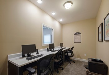 808 Edgewood Dr 1-3 Beds Apartment, Affordable for Rent - Photo Gallery 4