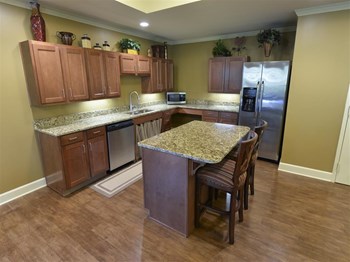 5231 & 5221 Sunnybrook Road 1-2 Beds Apartment, Affordable for Rent - Photo Gallery 6