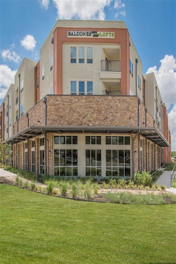 3230 Hillcrest Dr 1-3 Beds Apartment, Affordable for Rent - Photo Gallery 3