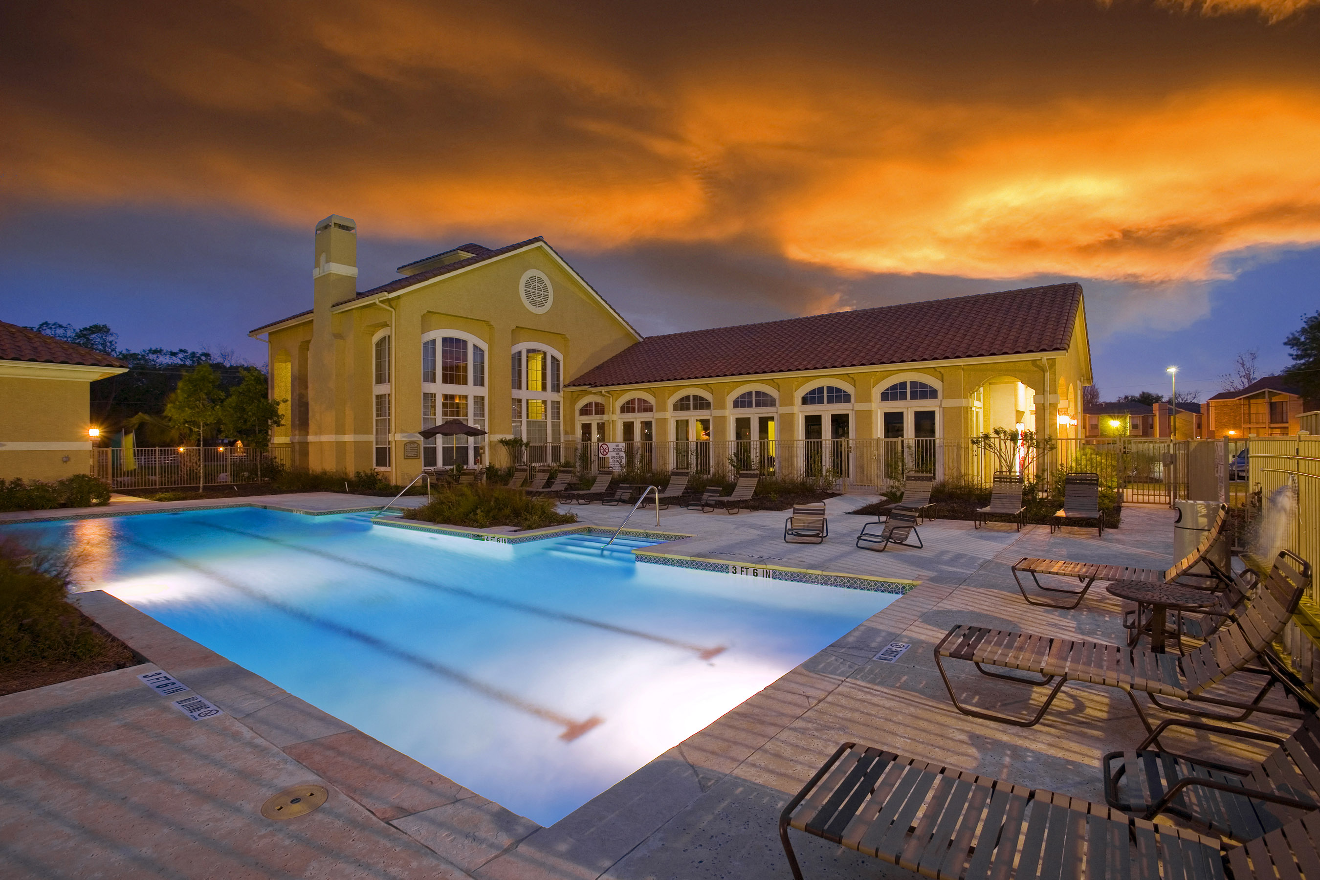 Costa Verde Apartments in Clute, TX