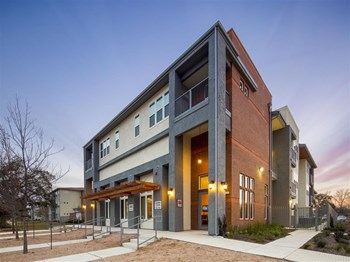 2003 S. Zarzamora St 1-4 Beds Apartment, Affordable for Rent - Photo Gallery 5