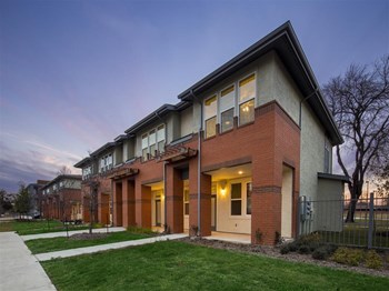 2003 S. Zarzamora St 1-4 Beds Apartment, Affordable for Rent - Photo Gallery 4
