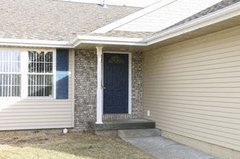 Houses In College View