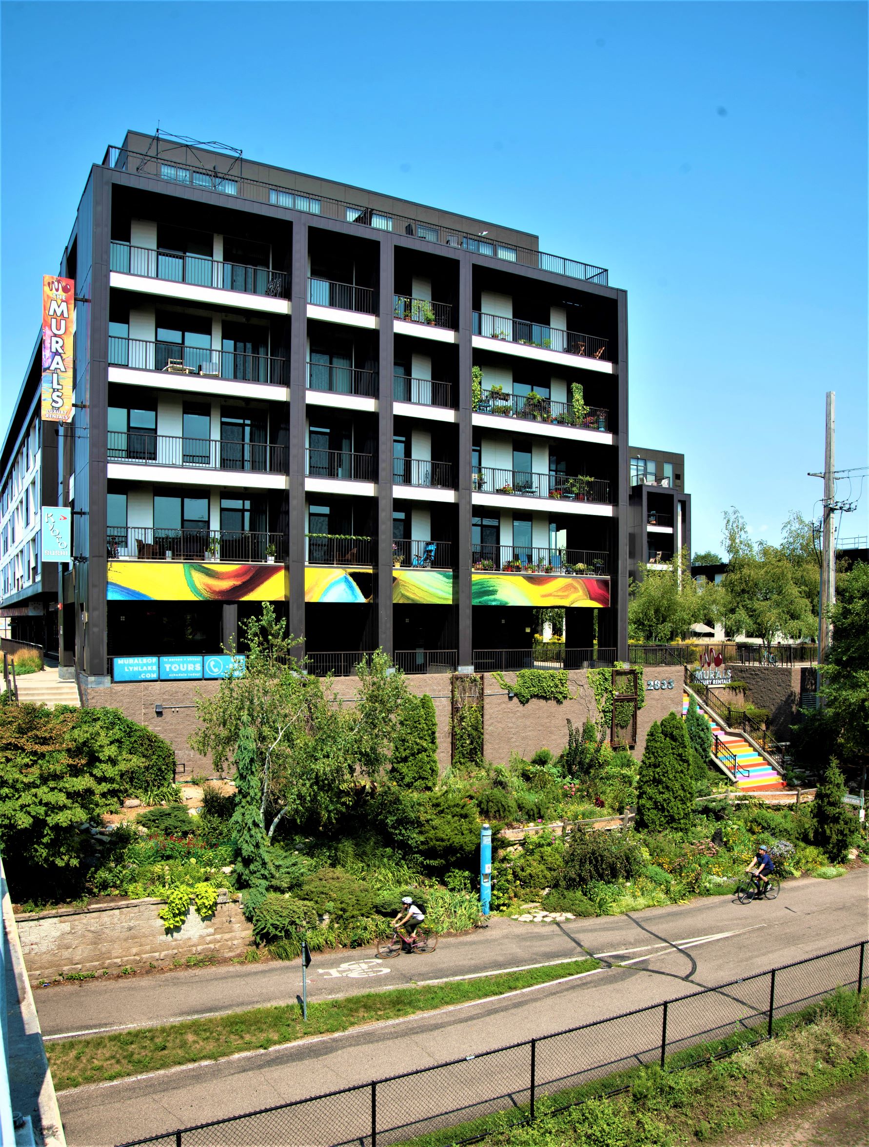 the building in which the hotel is located