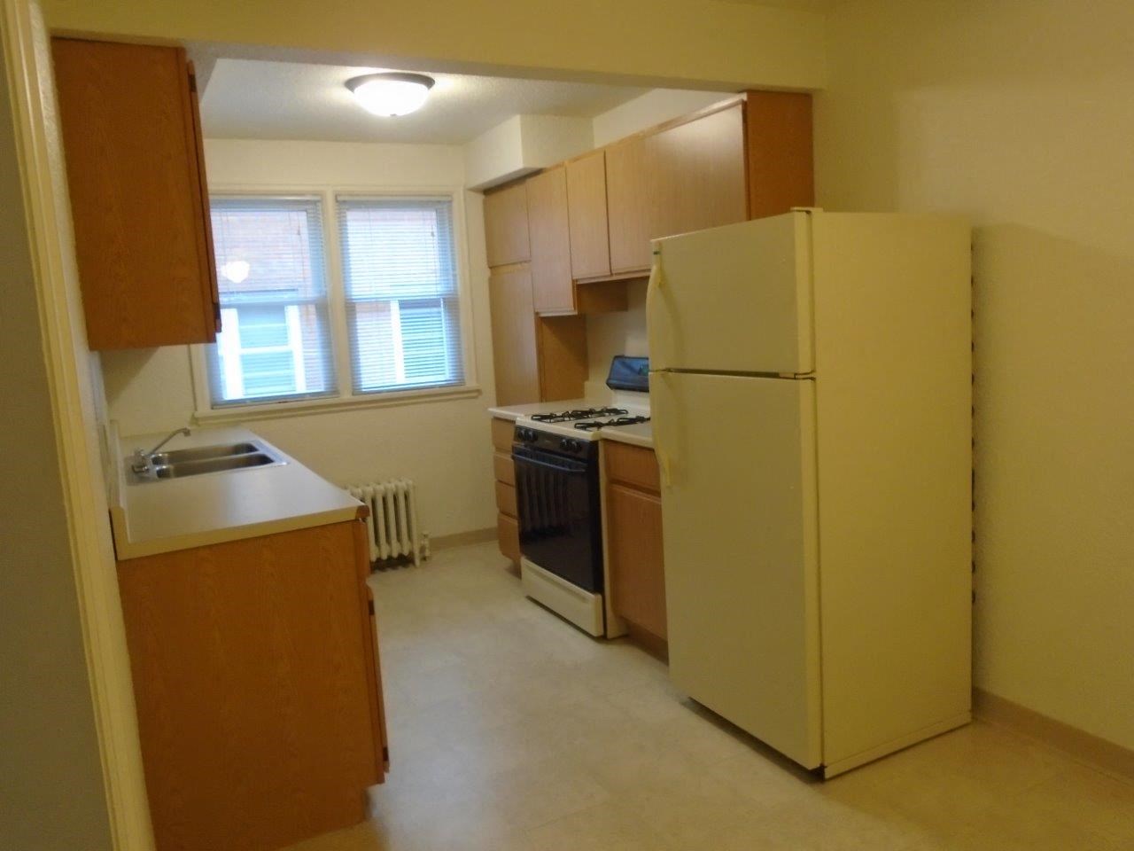 1921 Ford Parkway 1 Bed Apartment for Rent