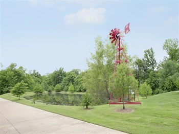 1144 N Futrall Drive 1-2 Beds Apartment for Rent - Photo Gallery 3