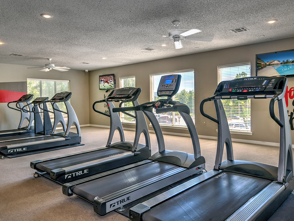 the gym at the at the boulevard apartments ca