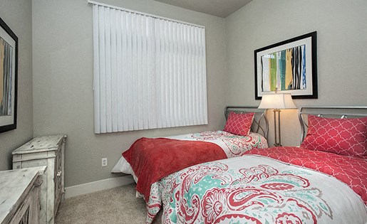 4 Bed Flat bedroom with window