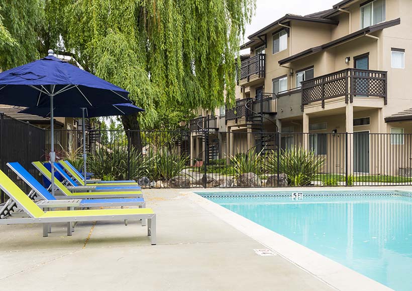 Poolside Lounge Chairs at Octave Apartments | Davis, CA