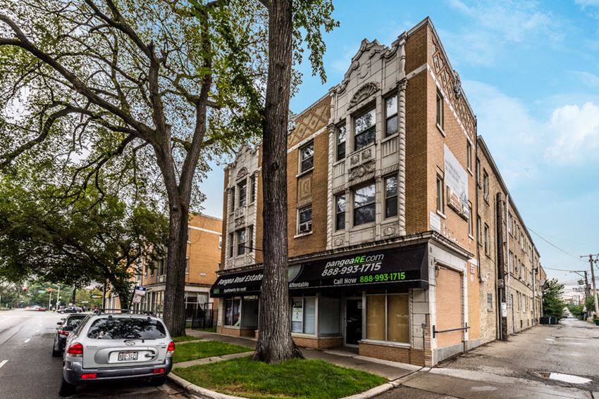 Austin Apartments for rent in Chicago | 5957 W Madison - Photo Gallery 1
