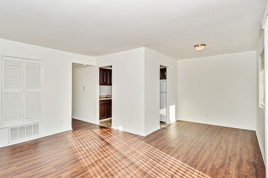 Pangea Cedars Apartments Indianapolis Living Room