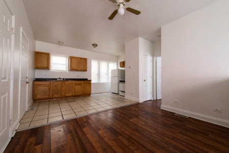 7241 S Phillips Ave Apartments Chicago Kitchen