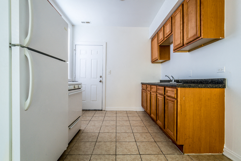 Chicago Lawn Apartments for rent | 6230 S Artesian Ave Kitchen