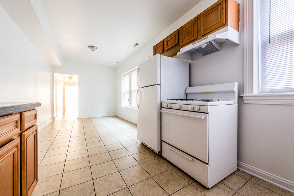Chicago Lawn Apartments for rent | 6230 S Artesian Ave Kitchen