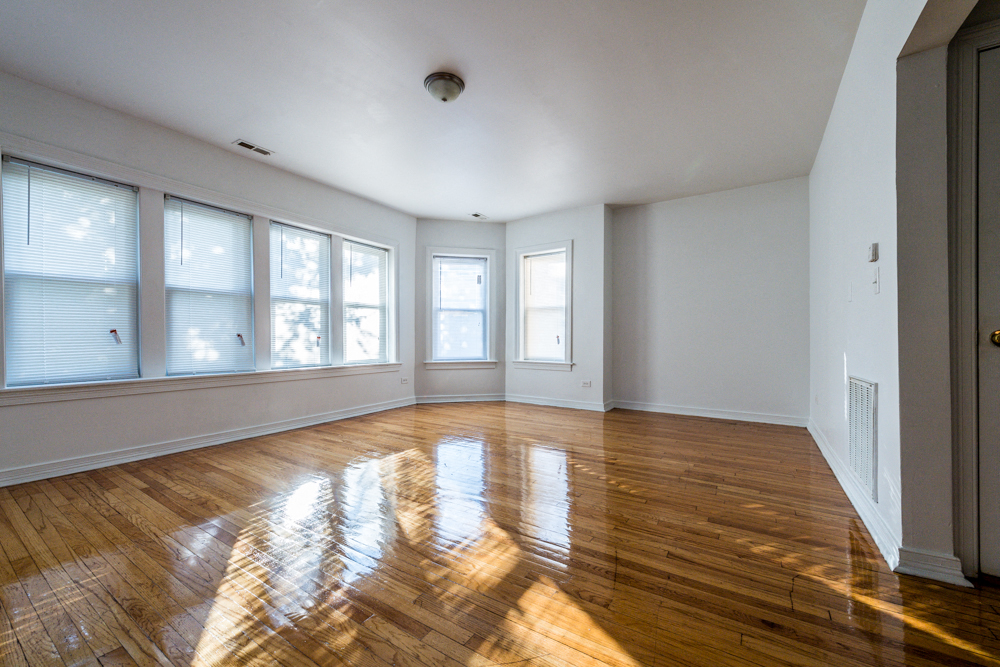Chicago Lawn Apartments for rent | 6230 S Artesian Ave Living Room