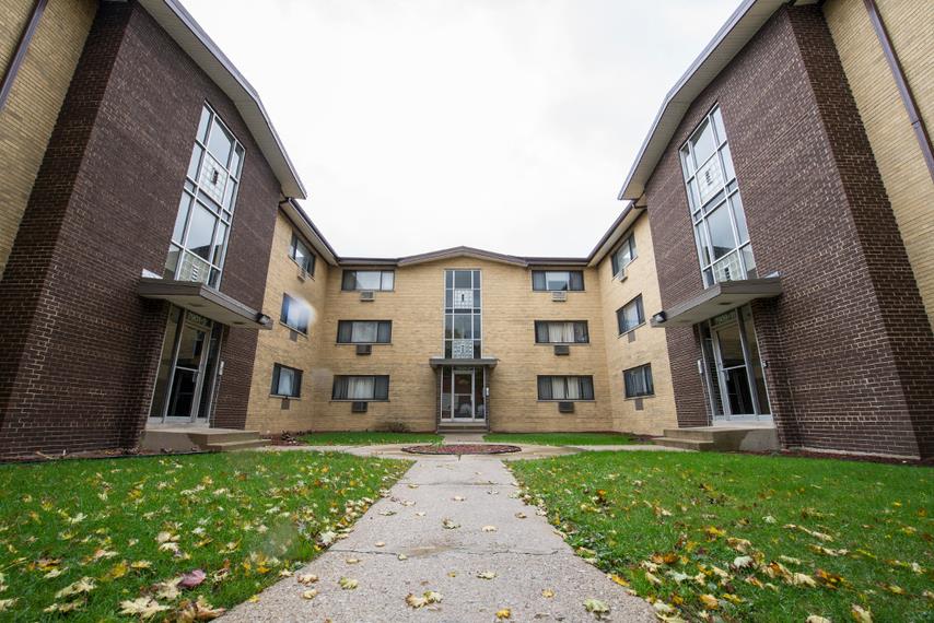 7901 S Dobson Ave Apartments Chicago Exterior