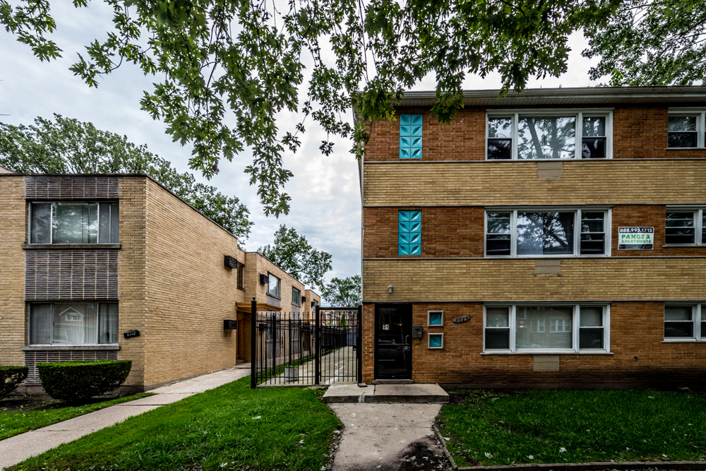 Chatham Apartments for rent in Chicago | 8345 S Drexel Ave