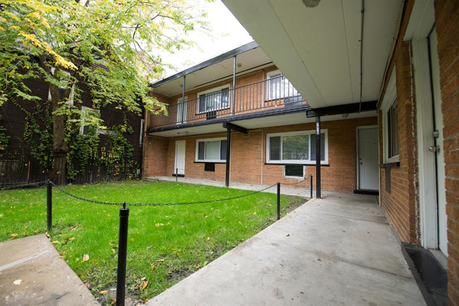 7916 S Drexel Blvd Apartments Chicago Exterior