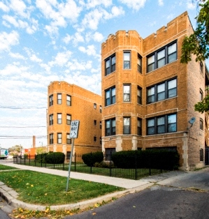 1514 W 77th Apartments Exterior