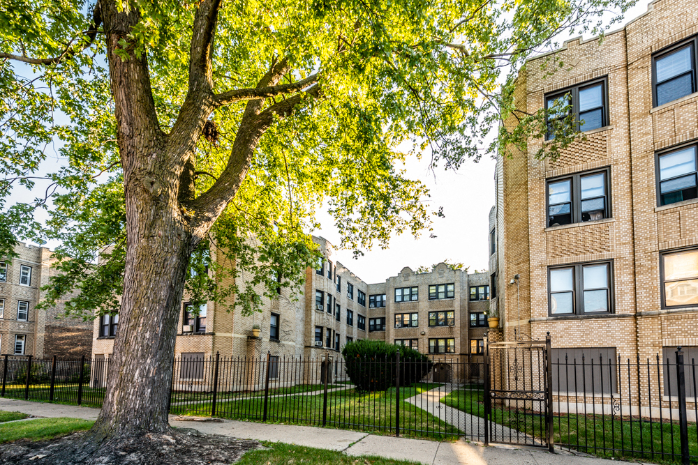 8137 S Ellis Ave Apartments Chicago Exterior