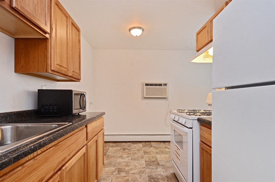 Pangea Courts Apartments Indianapolis Kitchen