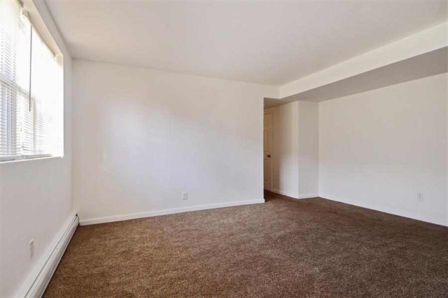 Pangea Courts Apartments Indianapolis Living Room