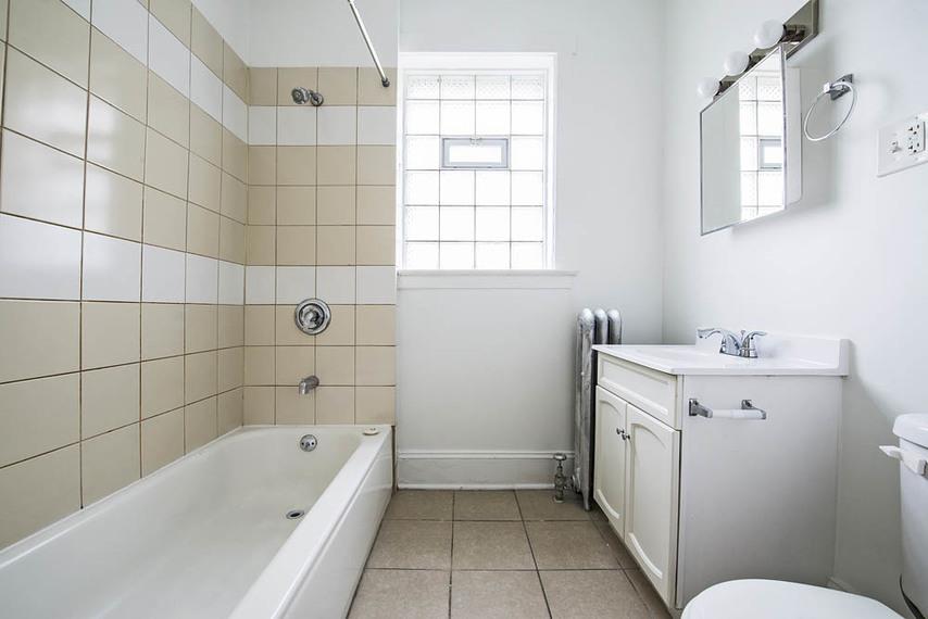 8001 S May St Apartments Chicago Bathroom
