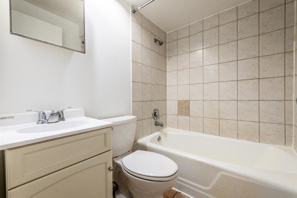 Bathroom Pangea Riverdale Apartments