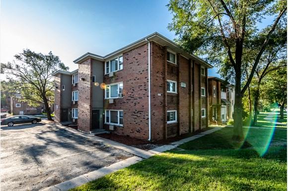 14031 S School St Apartments In Riverdale Il Pangea Real Estate