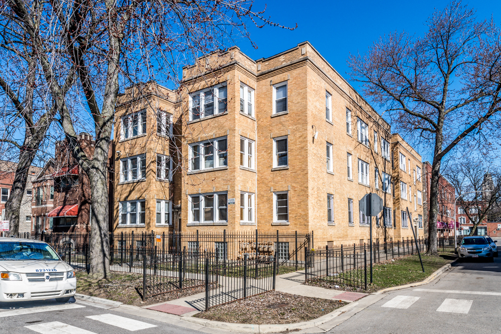 Austin Chicago, IL Apartments for Rent Exterior | 5100 W Monroe