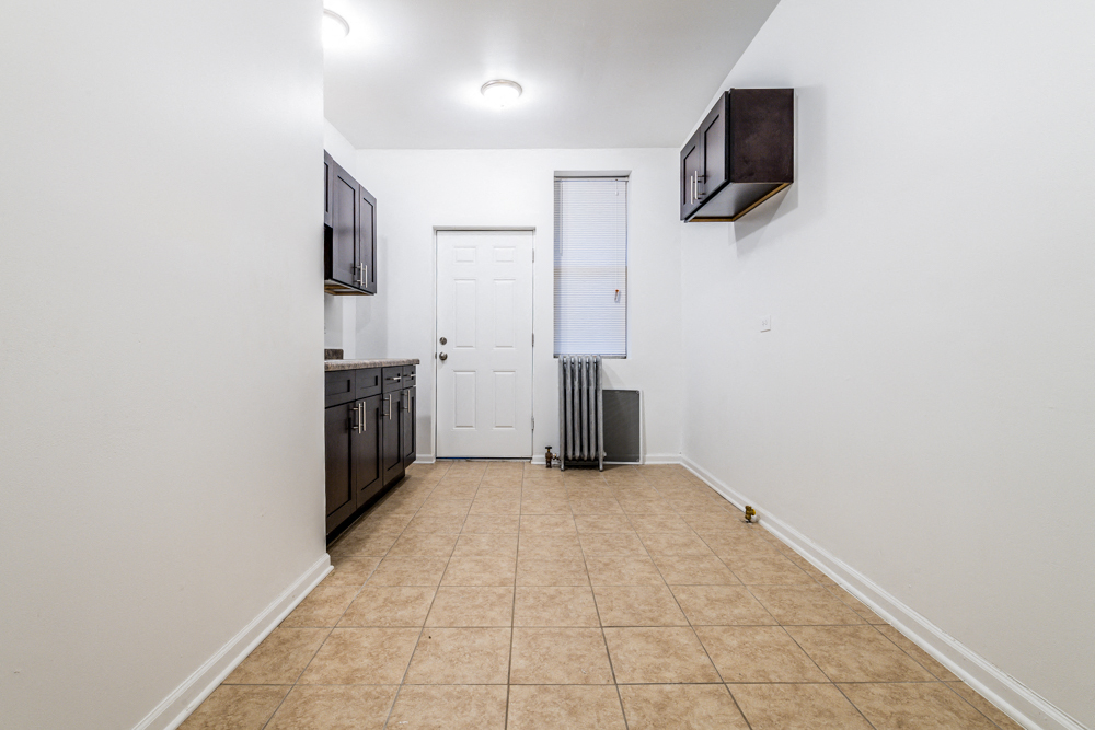 South Austin Apartments for rent in Chicago | 5125 W Madison Kitchen