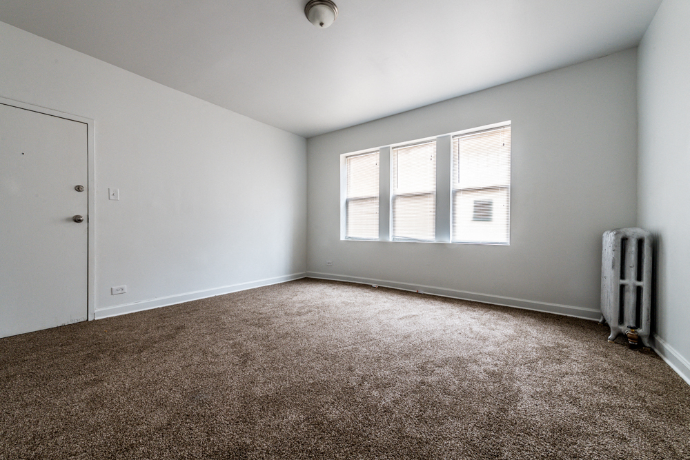South Austin Apartments for rent in Chicago | 5125 W Madison Living Room